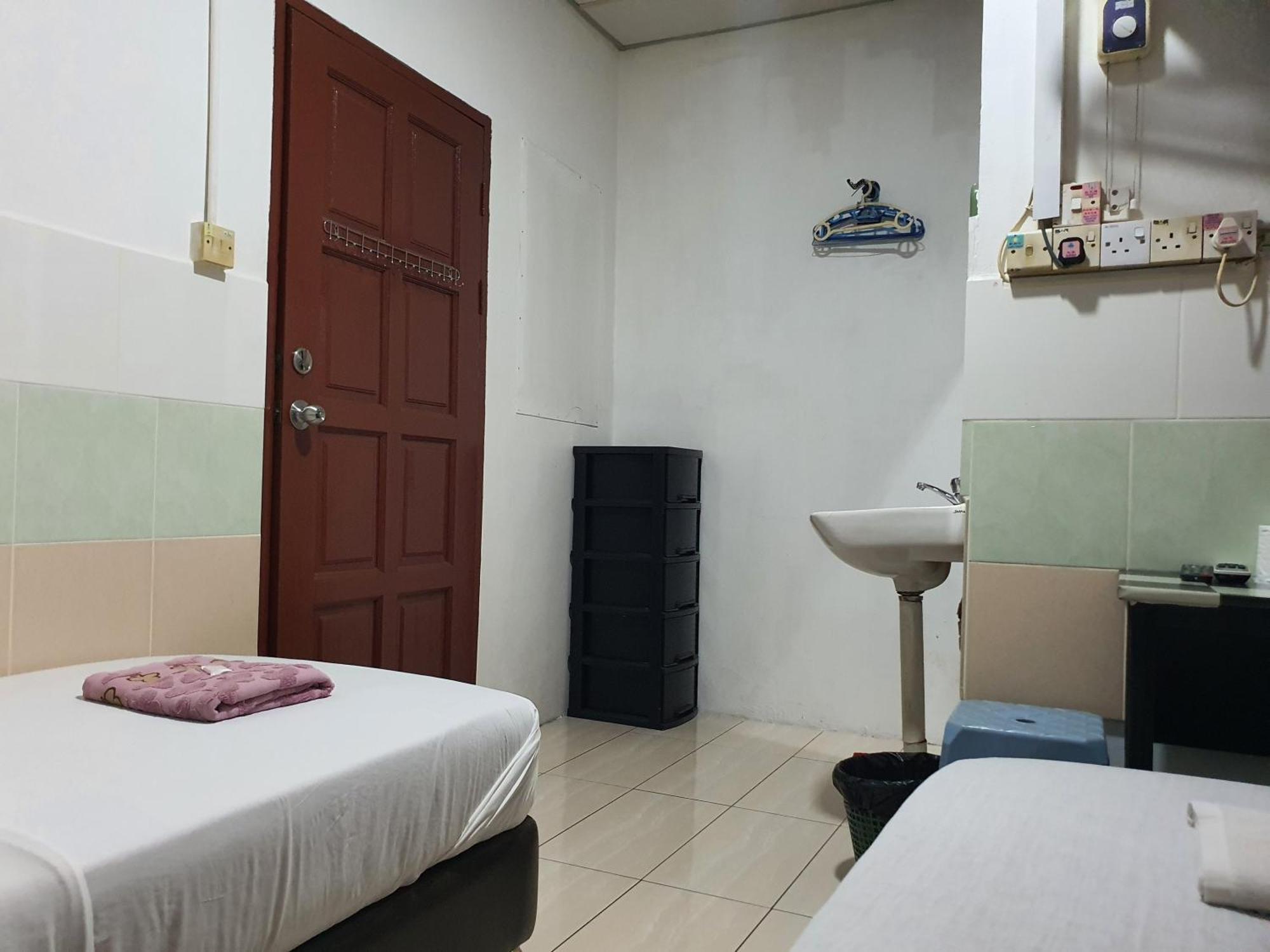 Oyo 90972 Jj Homestay Miri Exterior foto